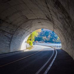 7-tunel-desenli-duvar-kagitlari